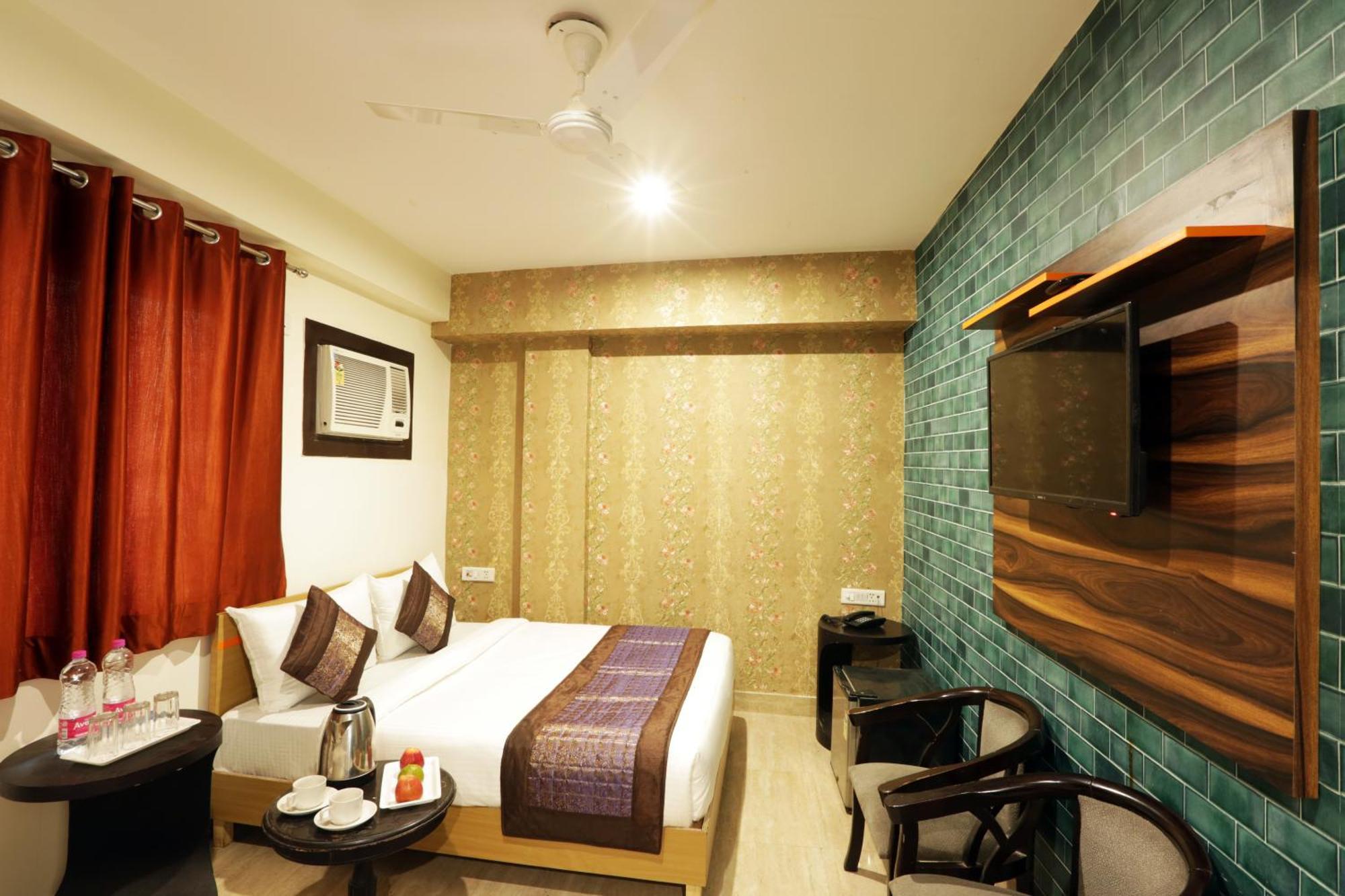 Hotel Sky View At Airport New Delhi Exterior photo